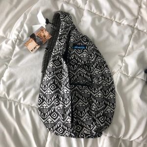 NWT Kavu